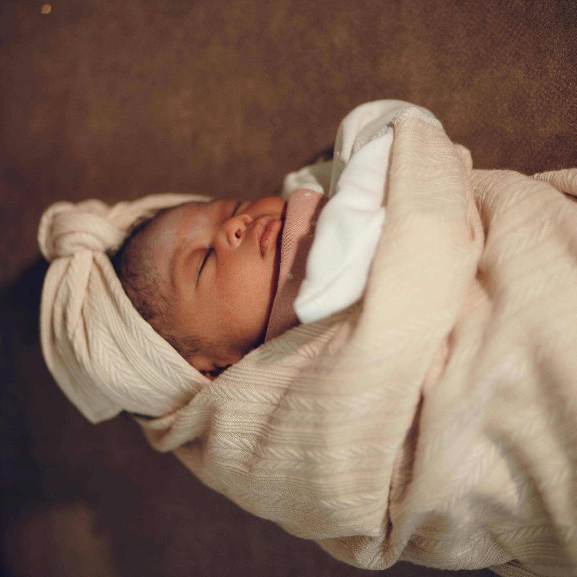 5 idées de cadeaux de naissance originaux à Lyon (qui changent des doudous et des pyjamas)